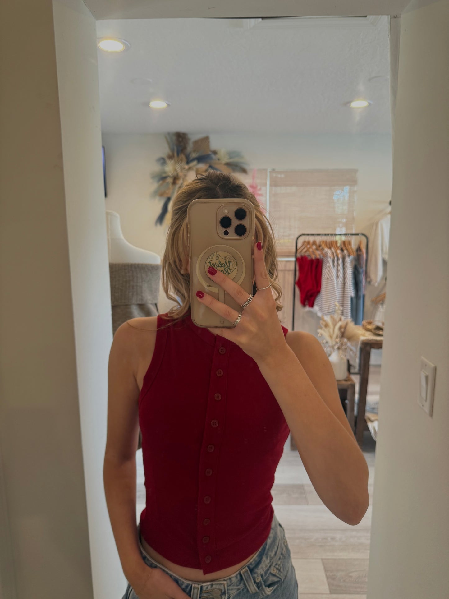 Cranberry button tank
